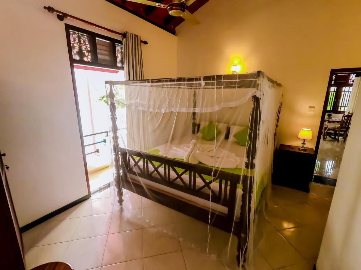Villa De White Sambur 希克杜沃 外观 照片