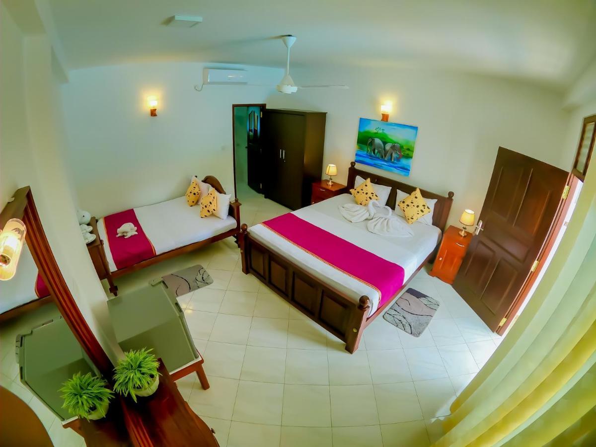 Villa De White Sambur 希克杜沃 外观 照片