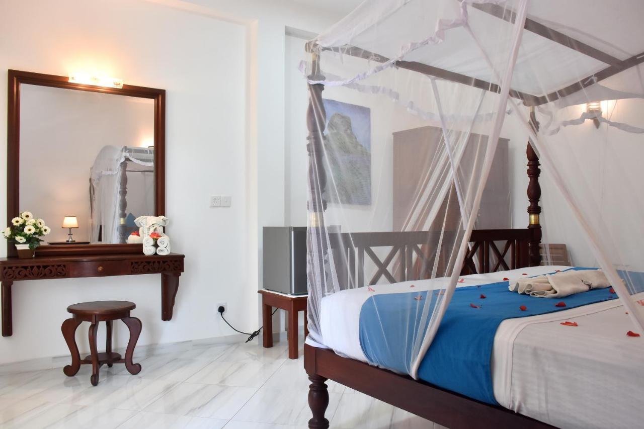 Villa De White Sambur 希克杜沃 外观 照片