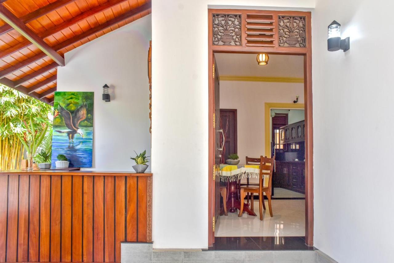 Villa De White Sambur 希克杜沃 外观 照片