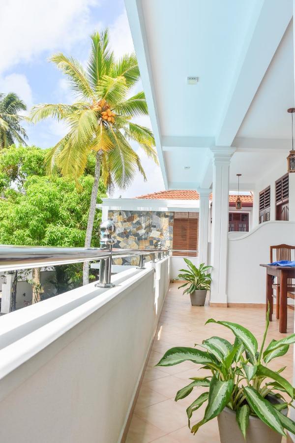 Villa De White Sambur 希克杜沃 外观 照片