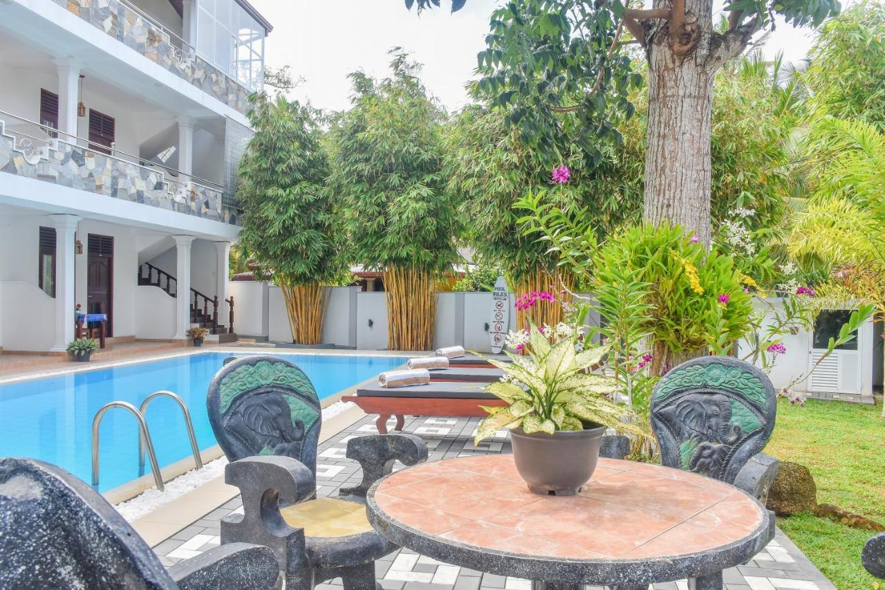 Villa De White Sambur 希克杜沃 外观 照片
