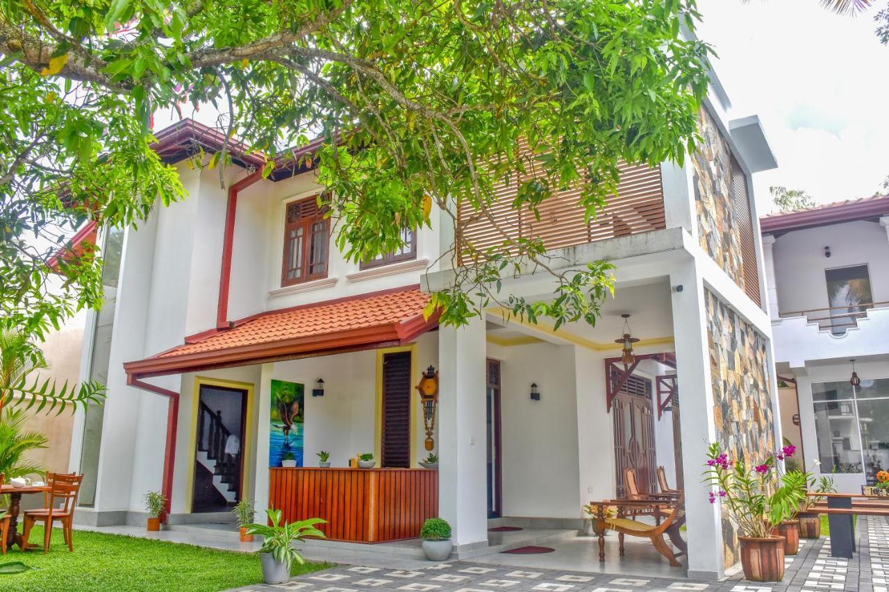 Villa De White Sambur 希克杜沃 外观 照片