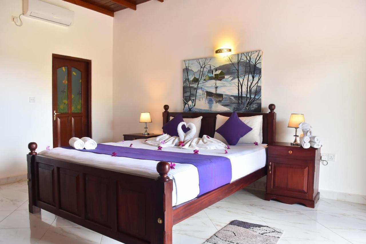 Villa De White Sambur 希克杜沃 外观 照片