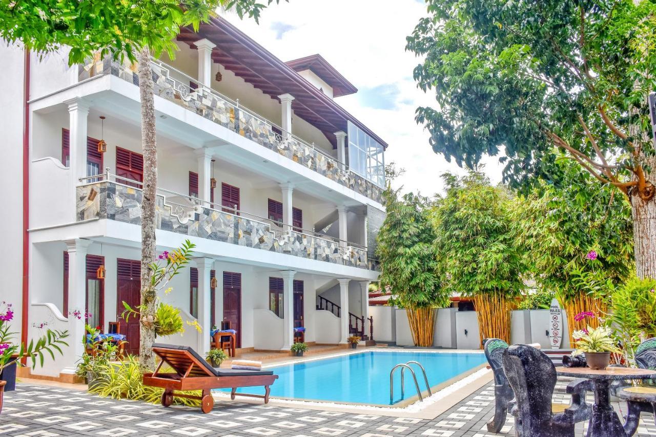 Villa De White Sambur 希克杜沃 外观 照片