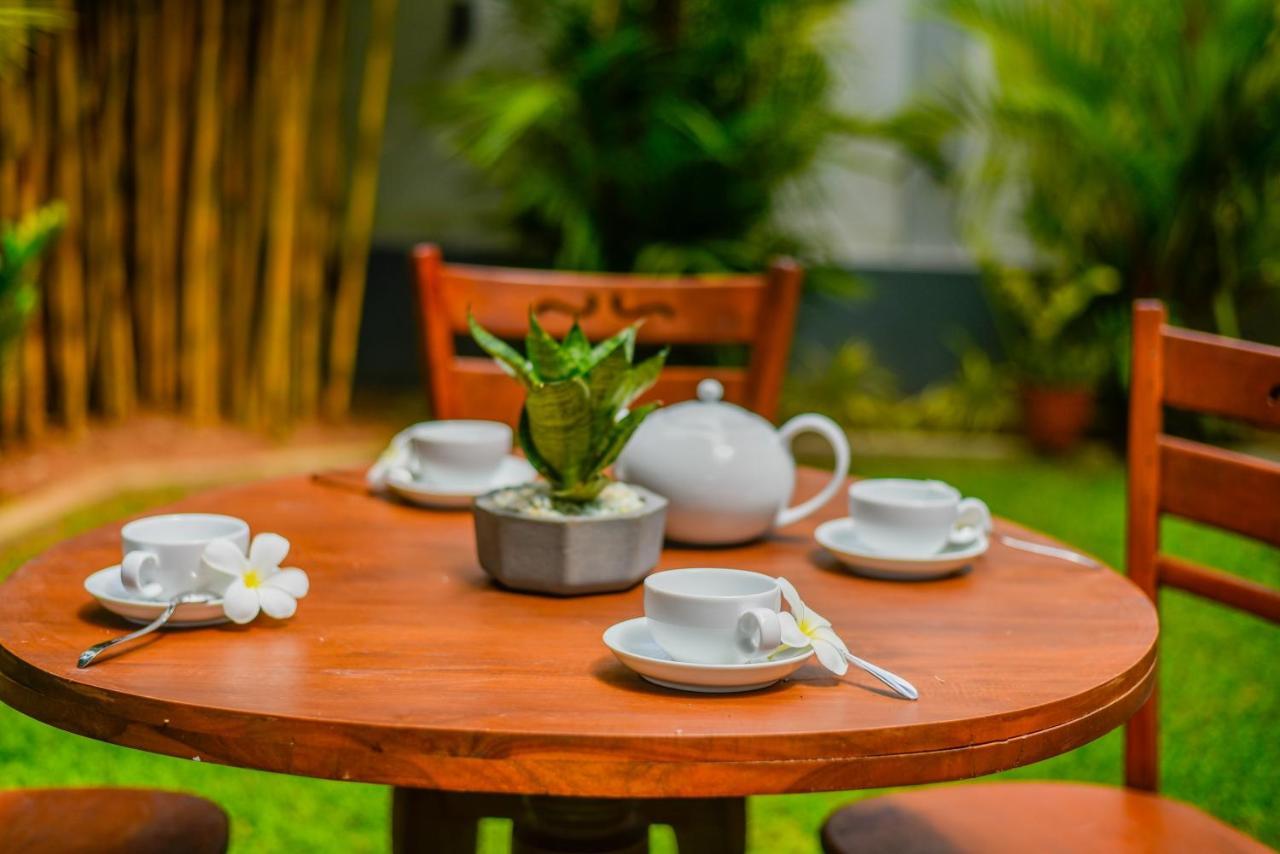 Villa De White Sambur 希克杜沃 外观 照片