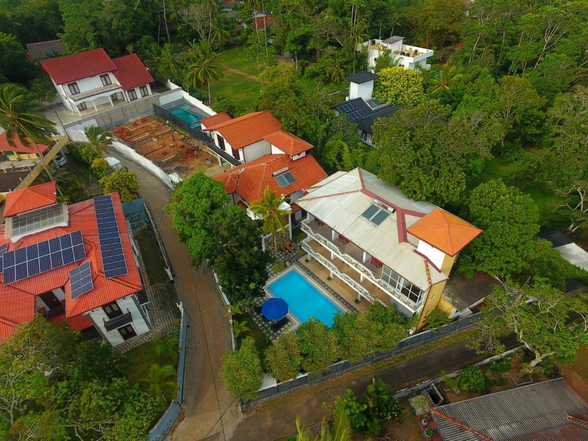 Villa De White Sambur 希克杜沃 外观 照片
