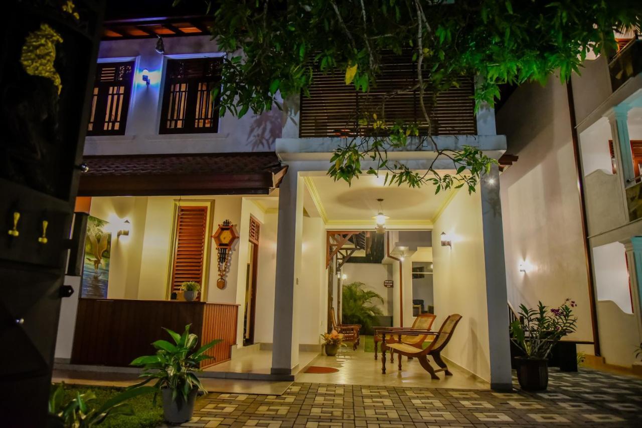 Villa De White Sambur 希克杜沃 外观 照片