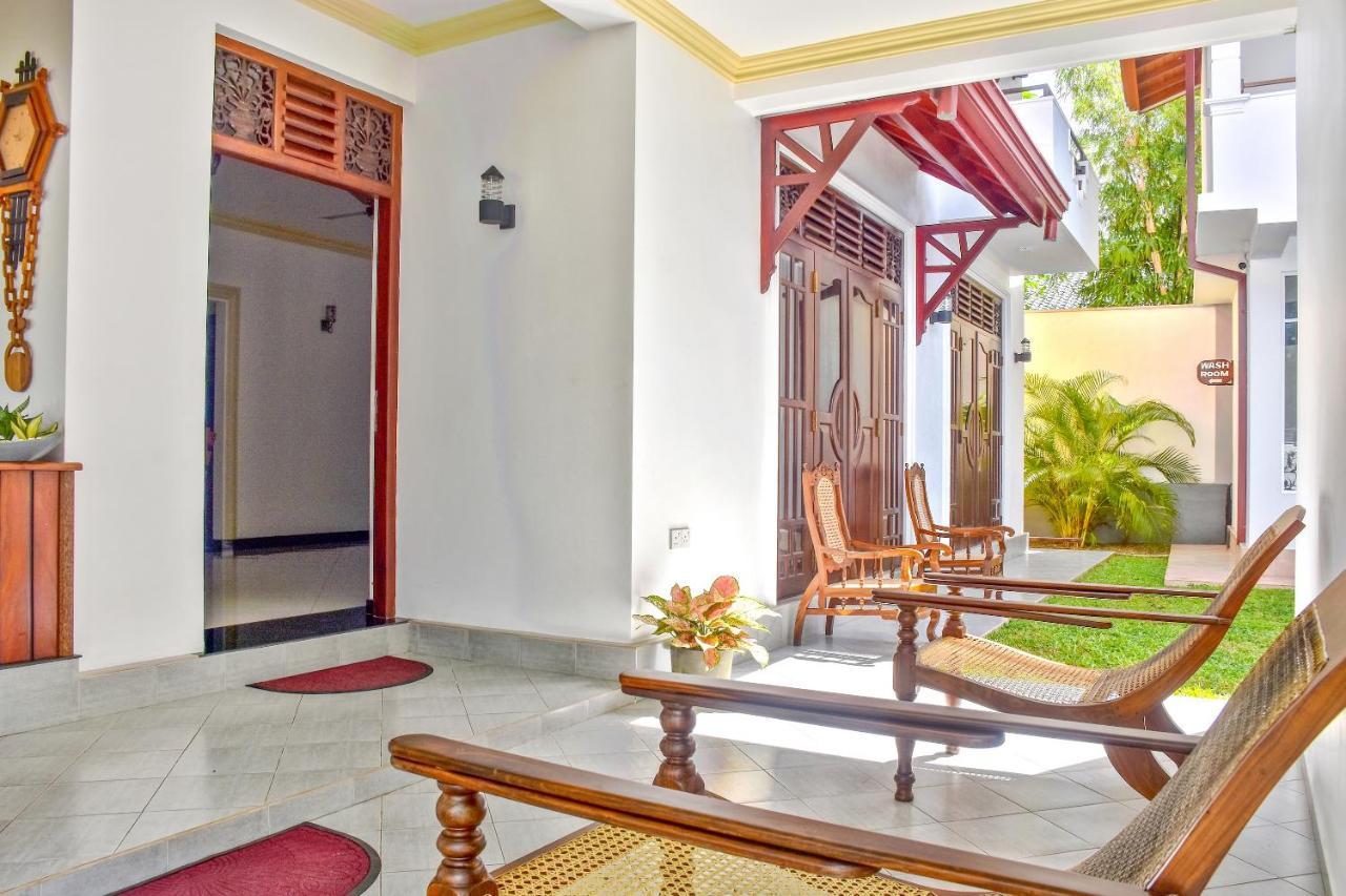 Villa De White Sambur 希克杜沃 外观 照片